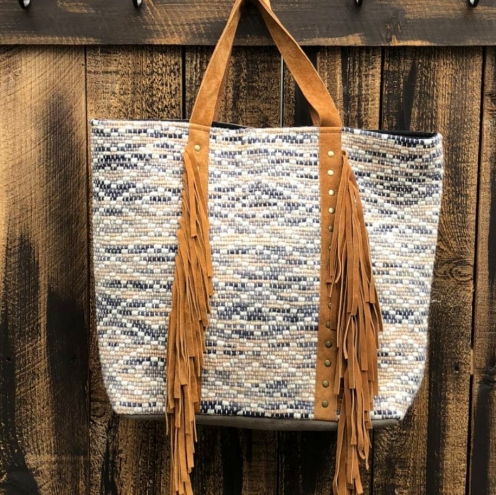 NWT country fringe leather paisley tote blue aztec - Picture 2 of 2